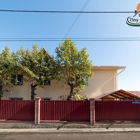 Tiny Hotel Бішкек Екстер'єр фото