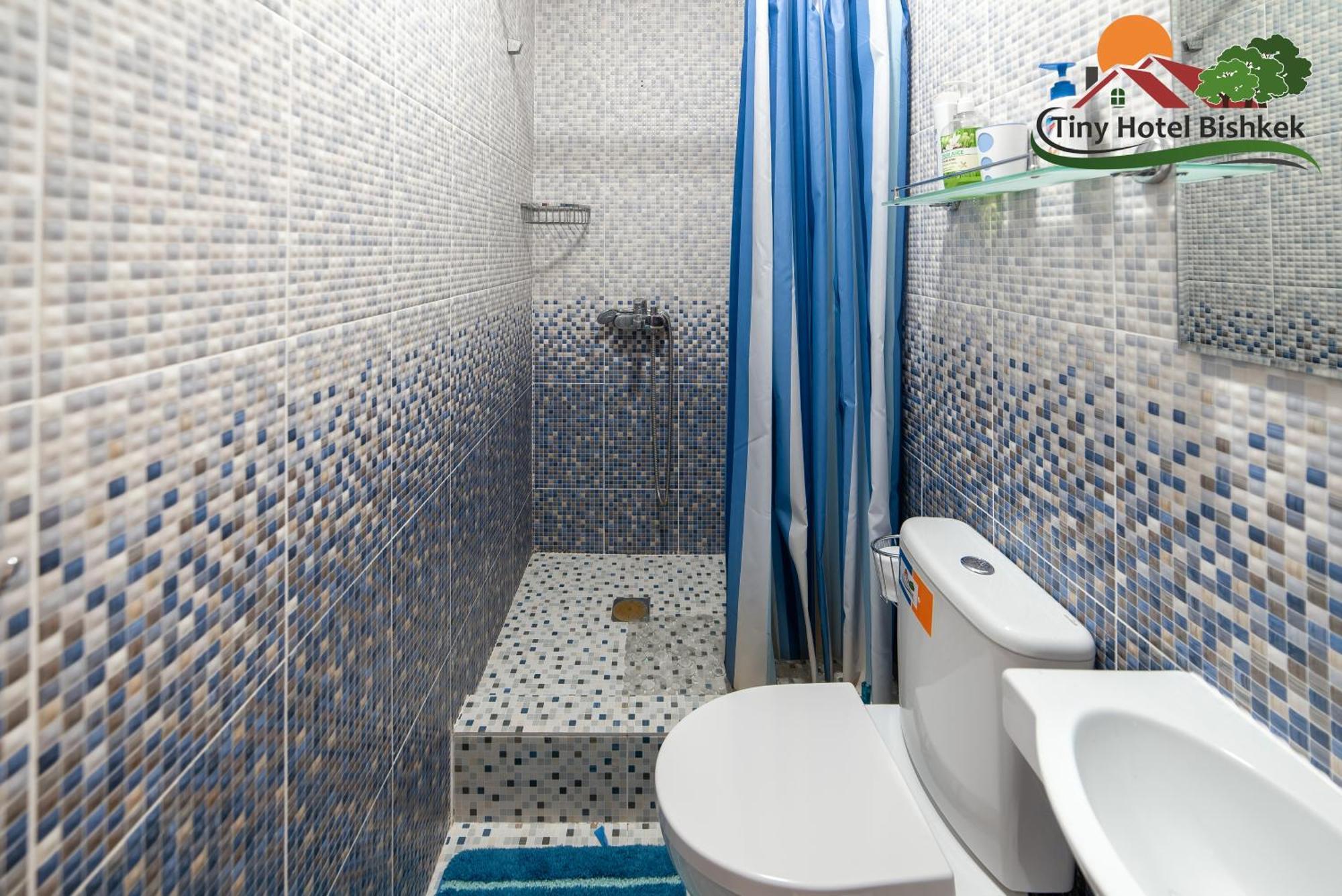 Tiny Hotel Бішкек Екстер'єр фото