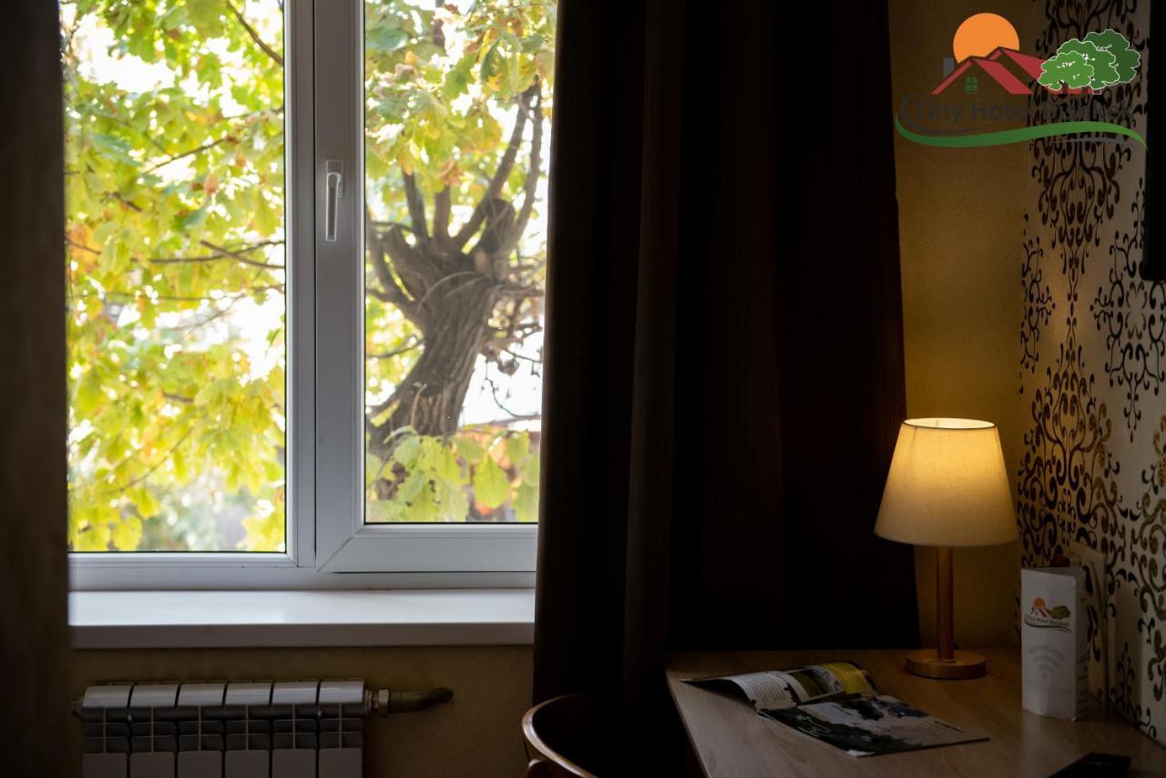 Tiny Hotel Бішкек Екстер'єр фото